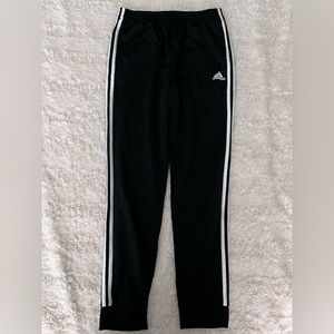 Adidas black jogger, 14/16 youth! ( fits women sizes 4-8)
